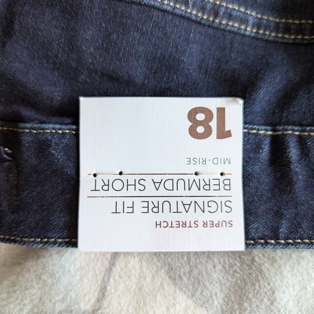 Lane Bryant Denim Bermuda SHort - Size 18 - Picture 7 of 7